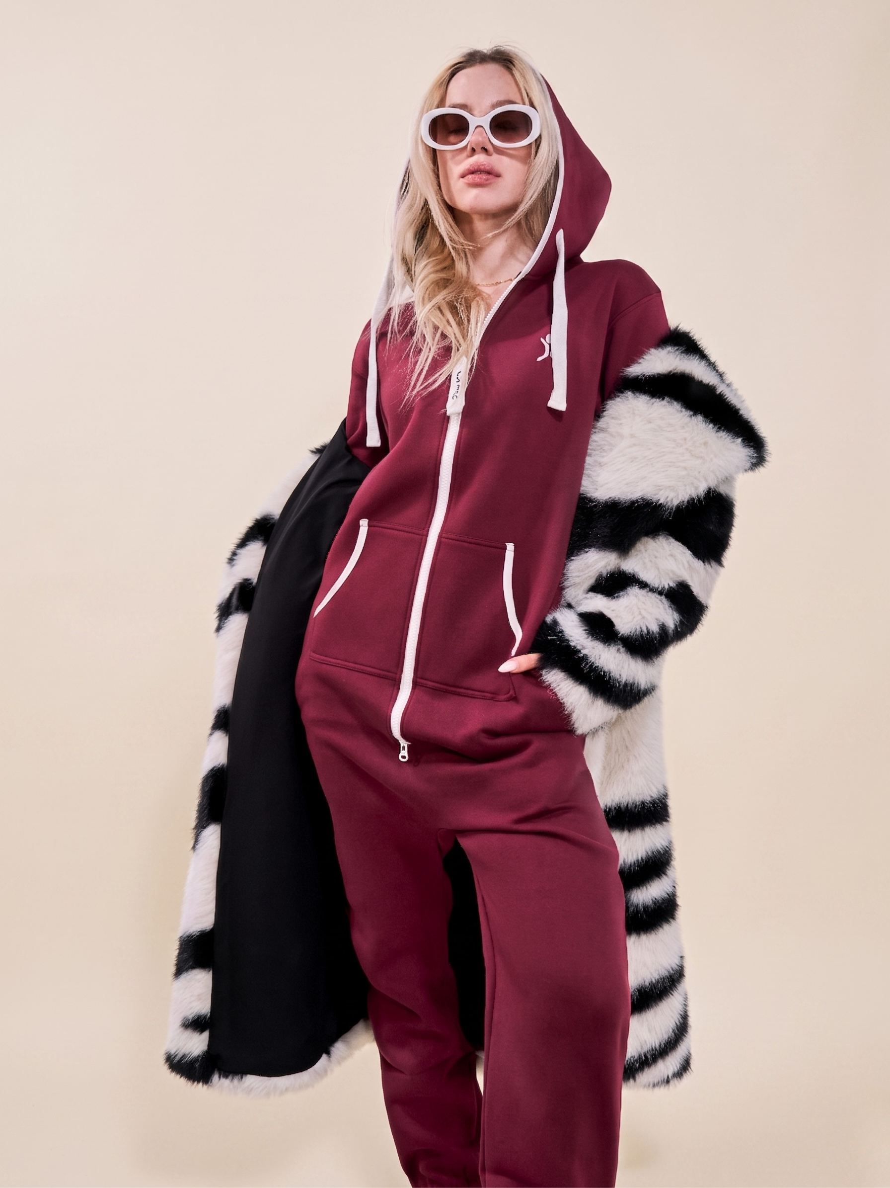 Burgundy Lounger